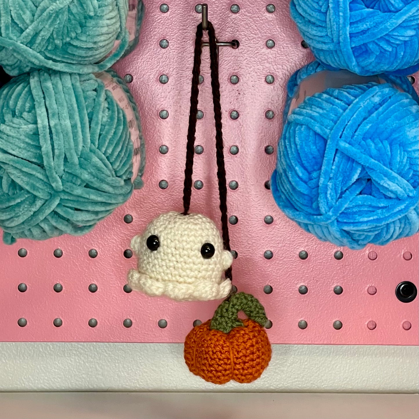 Pumpkin Ghost Car Hanger - Low Sew Crochet Pattern